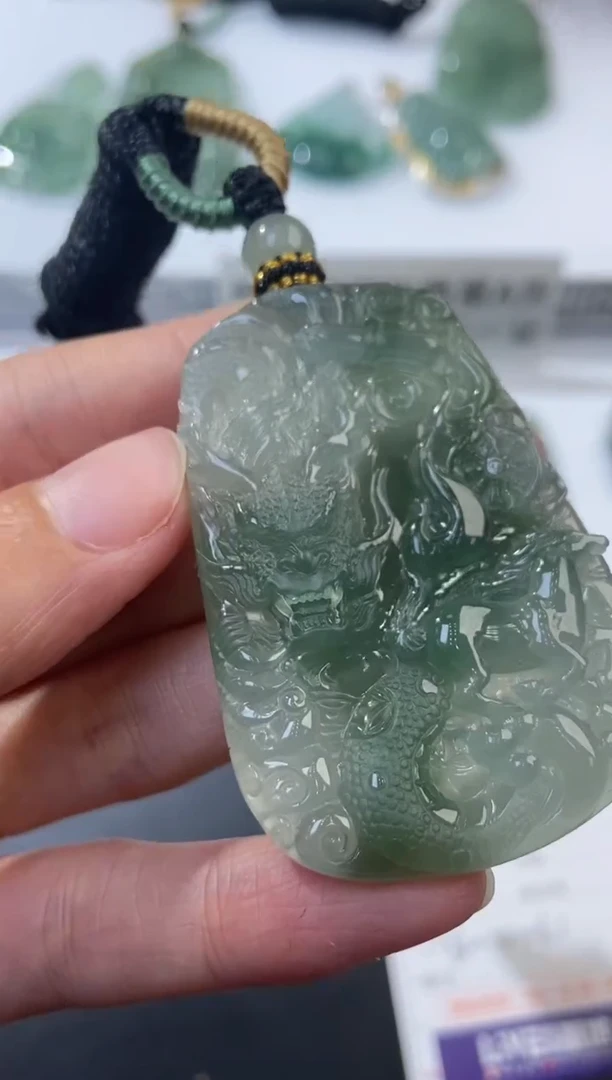 未镶嵌挂件翡翠372633     多人