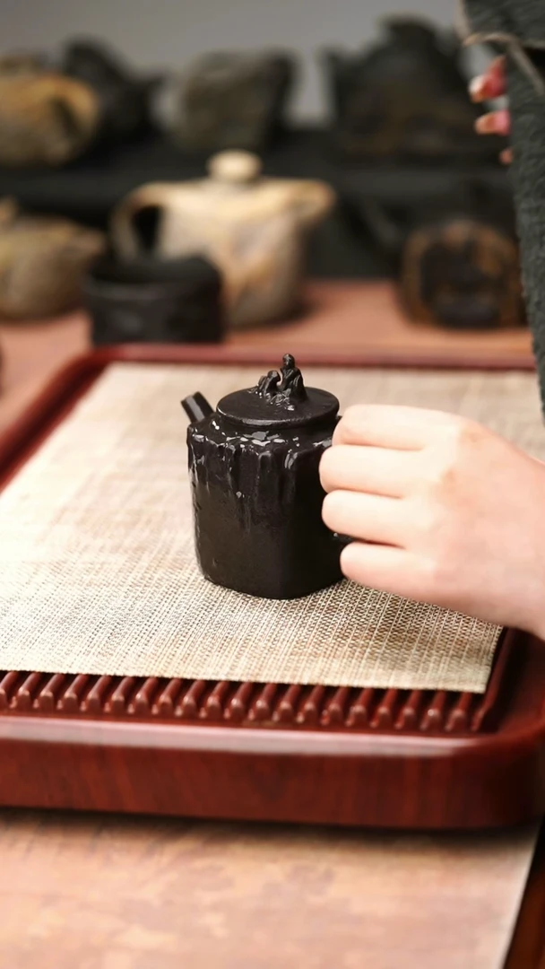 归玉堂冰碛岩重工雕刻观山壶200cc