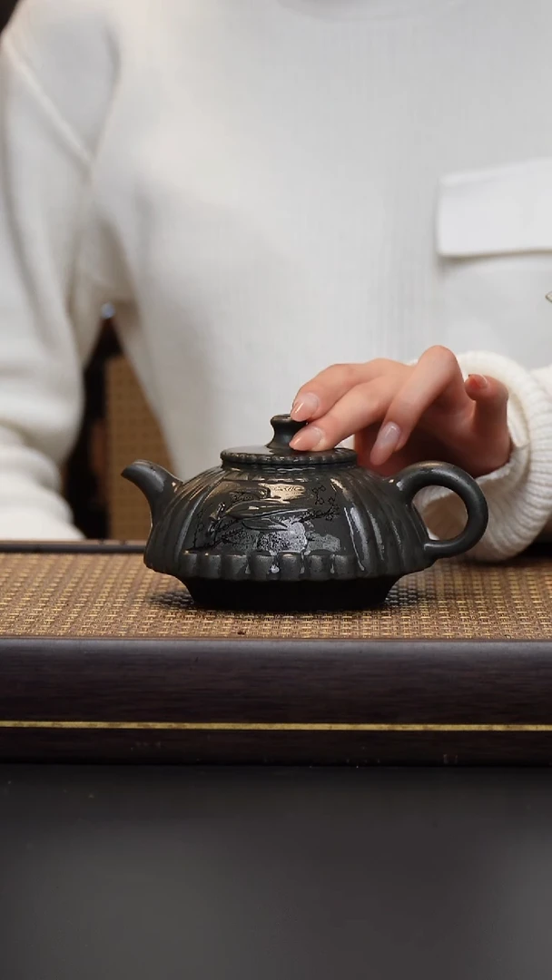 茶壶紫砂紫砂 九龄君子兰 筋纹半月