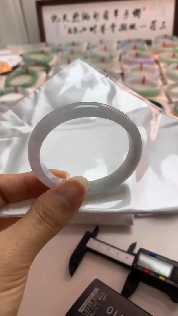 未镶嵌手镯翡翠52.8冰贵妃