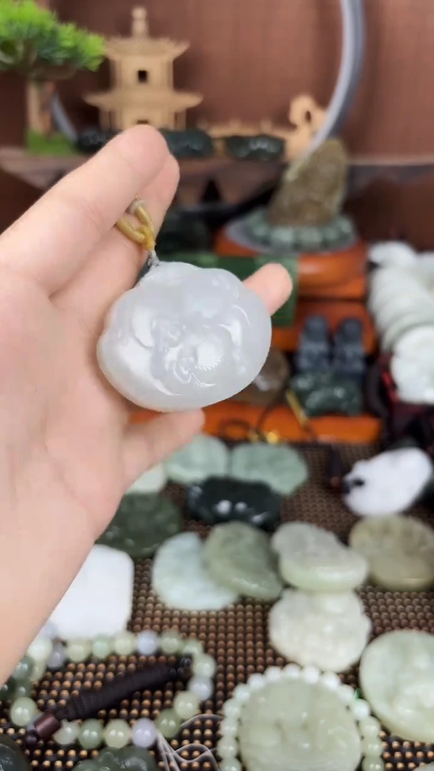 和田玉未镶嵌颈饰1