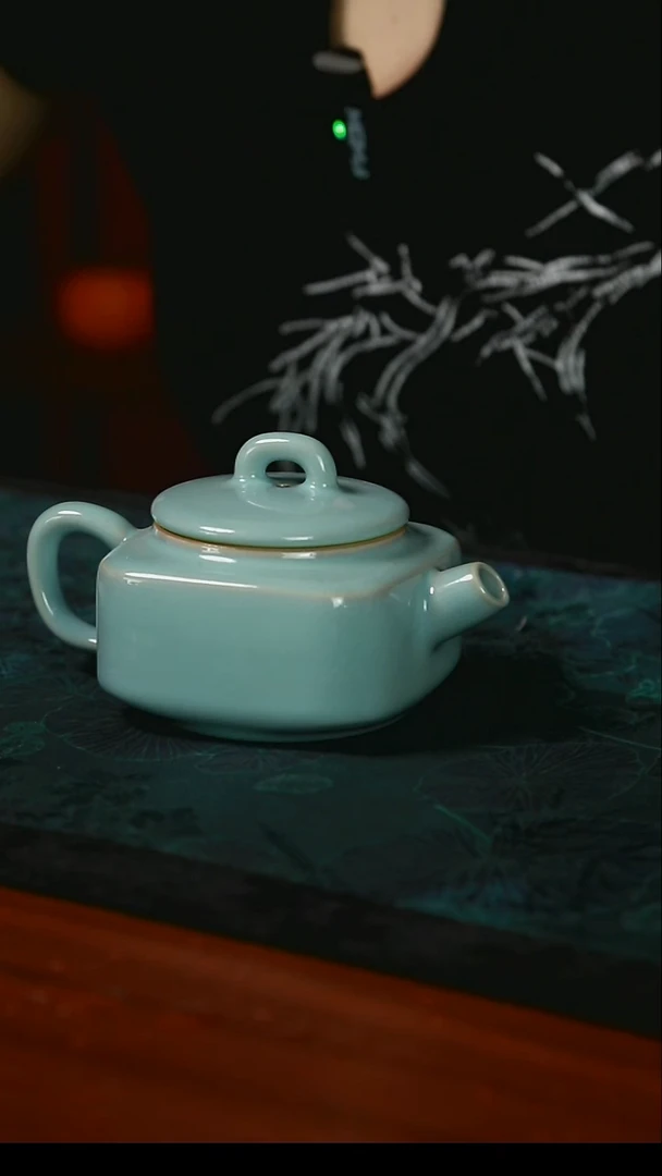 过****e四方壶 支钉 开片 一级品