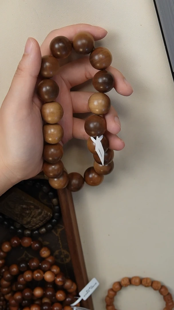 檀香木其他老山檀香2.0圆珠风化料微瑕手持18颗