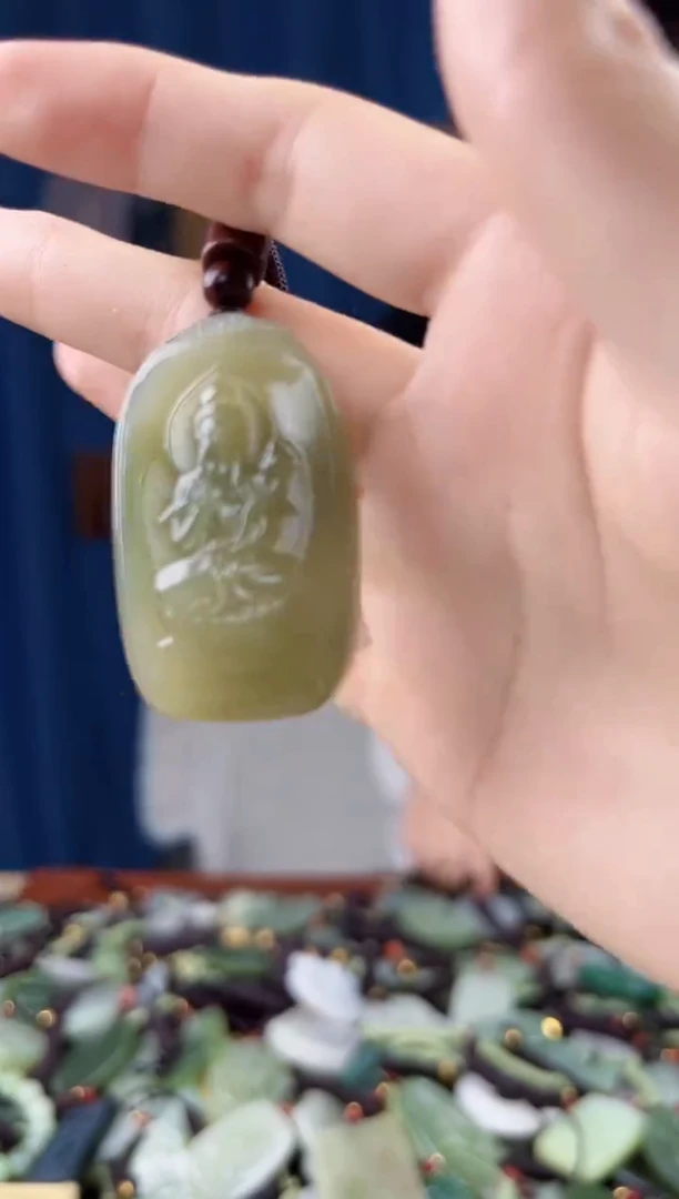 未镶嵌和田玉挂件拍一发一，