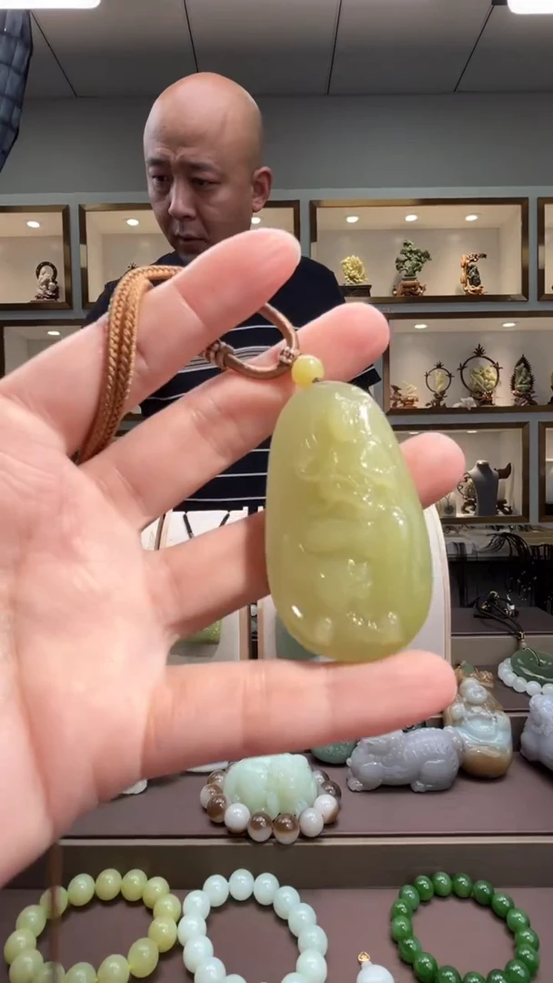 颈饰未镶嵌和田玉苏