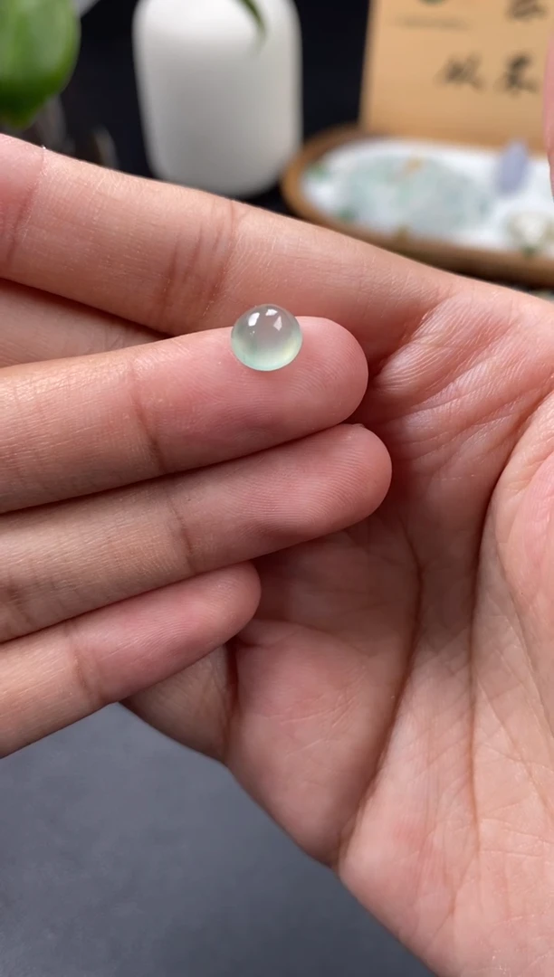 翡翠未镶嵌颈饰翡翠冰种蛋面