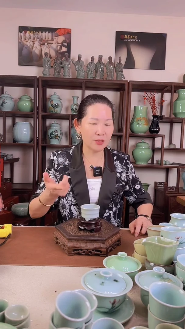 青瓷 粉青 旋纹 香炉