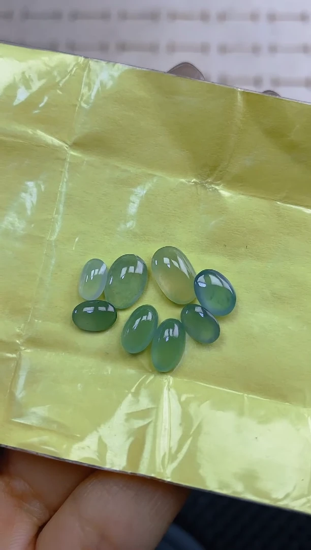 定制翡翠未镶嵌天然翡翠蛋面35