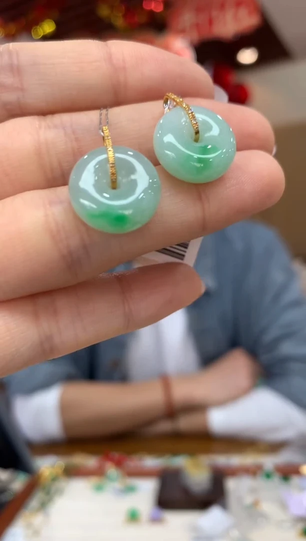 吊坠(不含链)18K金镶嵌翡翠平安扣多样性发货1件