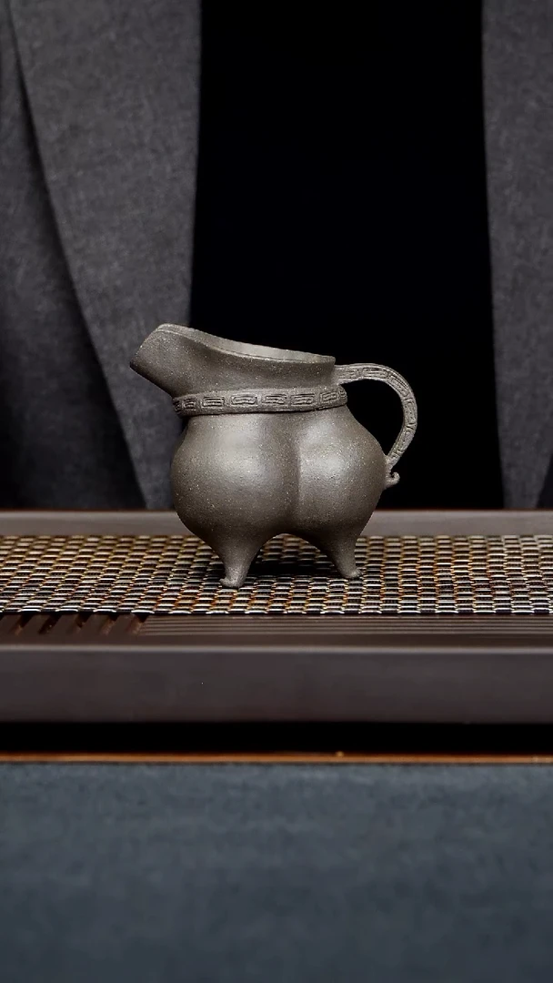 茶杯紫泥三足公道杯原矿零添加青灰紫泥全手工制作158毫升