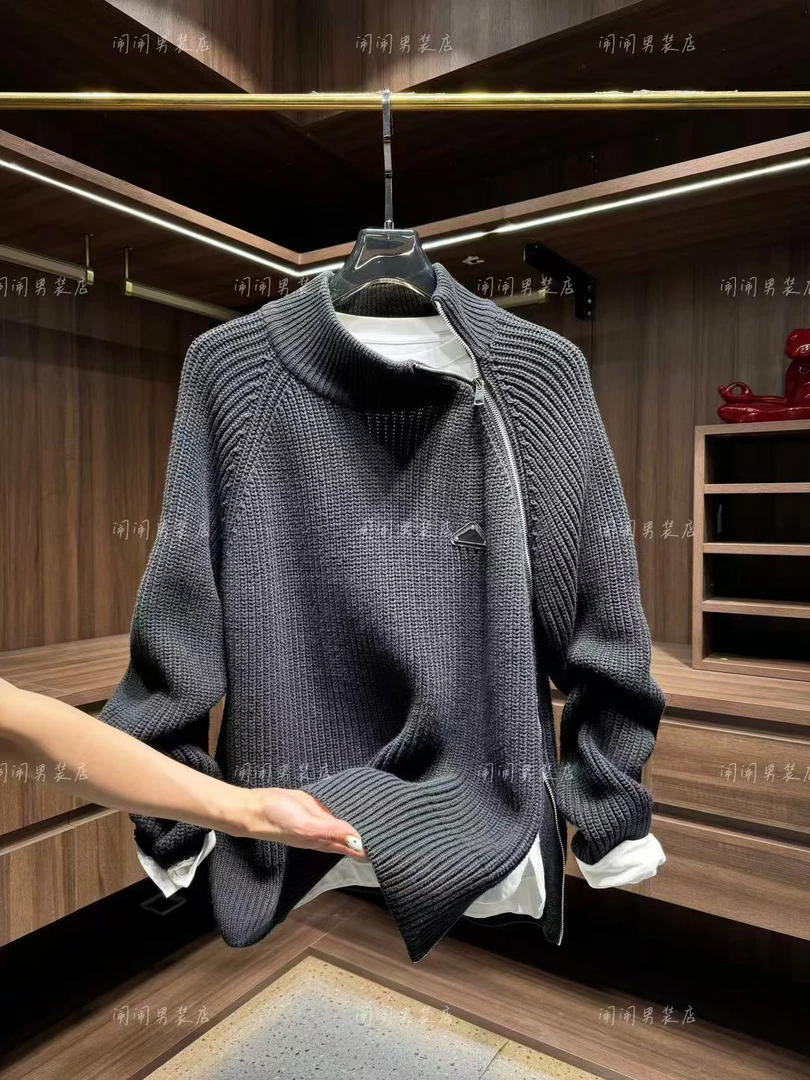 092冬季新款高街百搭显瘦高级感针织时尚设计款潮流圆领毛衣