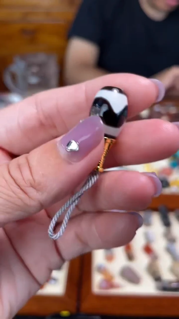 玛瑙/玉髓颈饰未镶嵌92虎牙三通