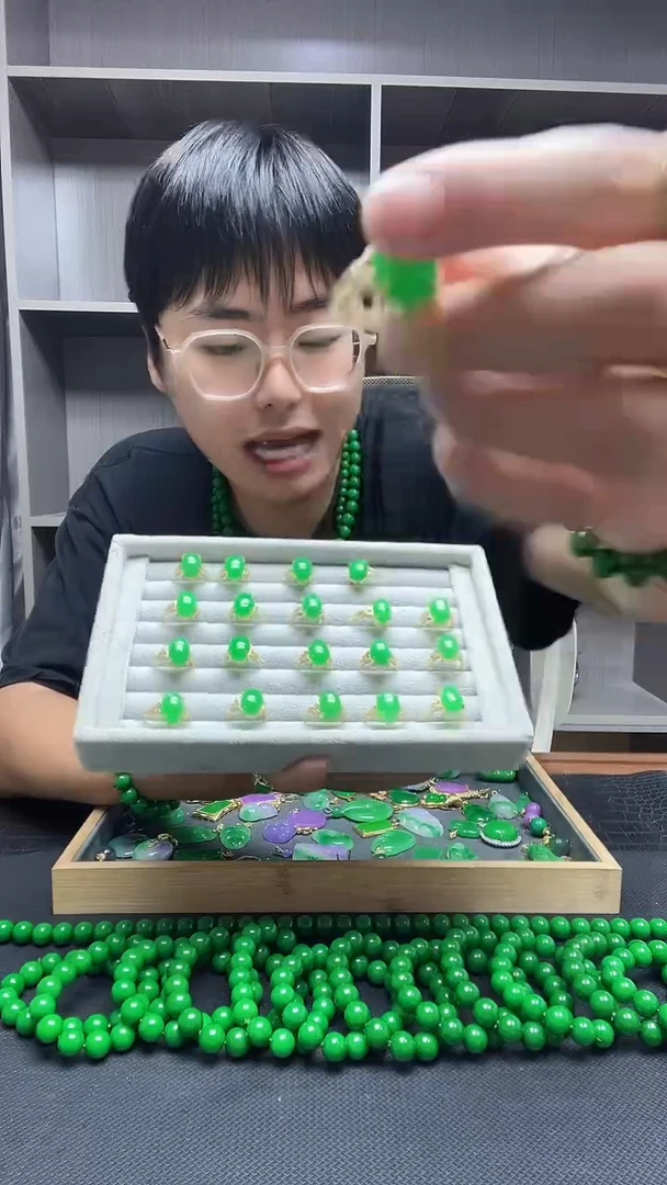 14K金镶嵌戒指翡翠戒指