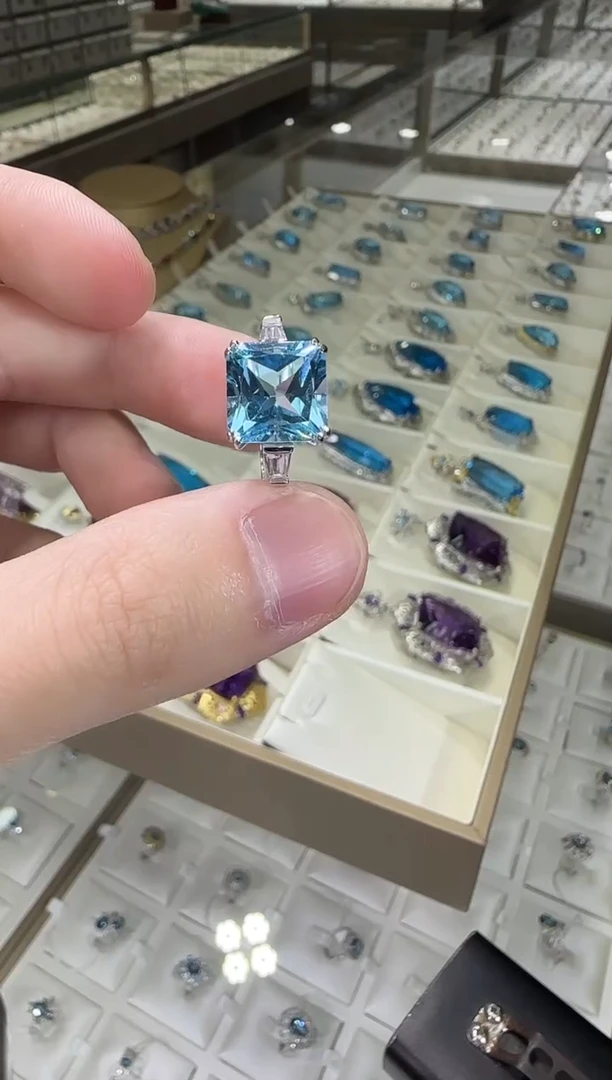 银S925镶嵌戒指托帕石11mm简约款