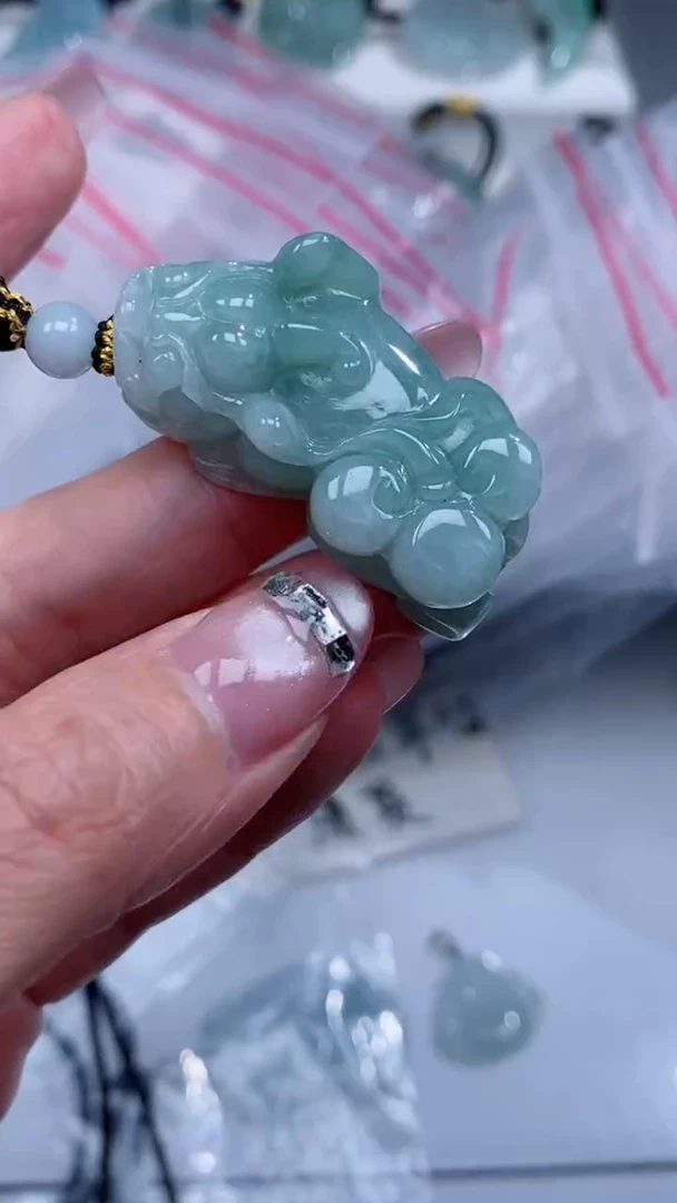 颈饰未镶嵌翡翠吊坠