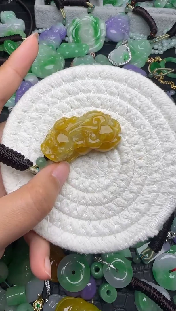 颈饰未镶嵌翡翠缅甸翡翠吊坠