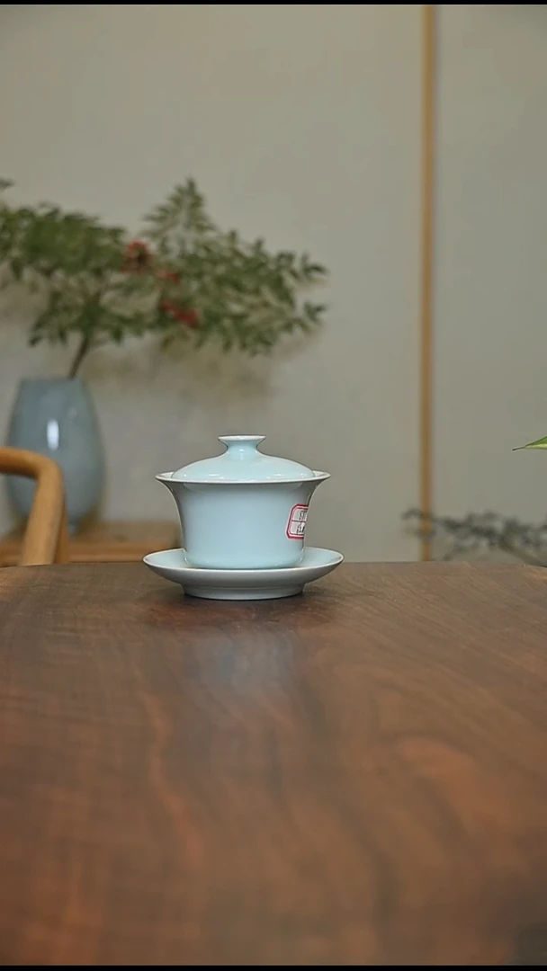 马蹄盖碗 天青 微瑕 朱法喜款