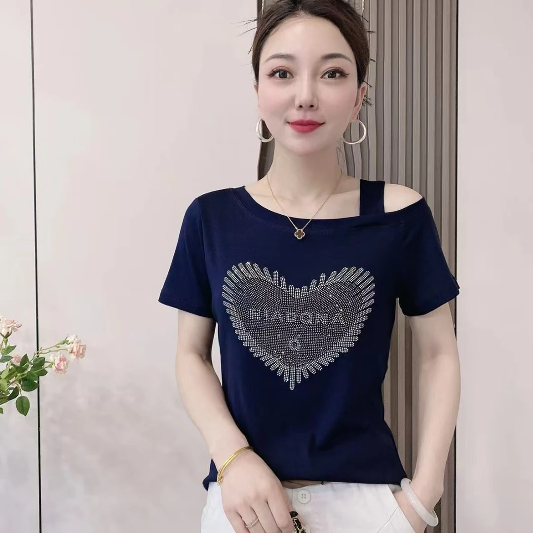 【韩紫朵 】2025网红款炸街洋气爱心漏肩拼接短袖86900