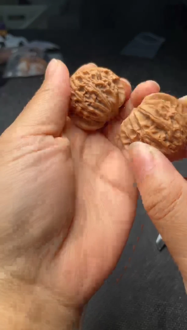 把件文玩核桃W122   红豆  35