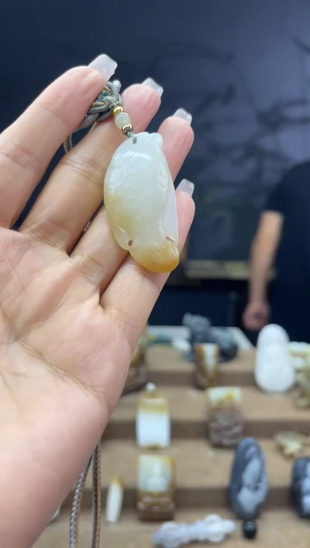 颈饰未镶嵌和田玉1