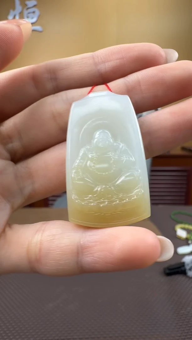 颈饰未镶嵌和田玉挂件