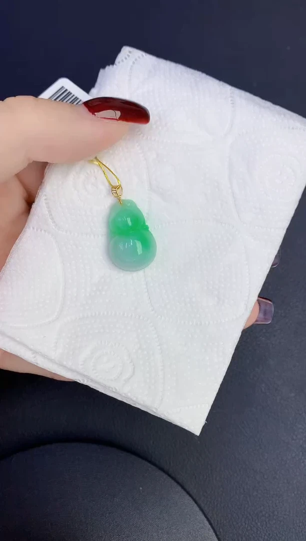 颈饰18K金镶嵌翡翠缅甸天然翡翠A货