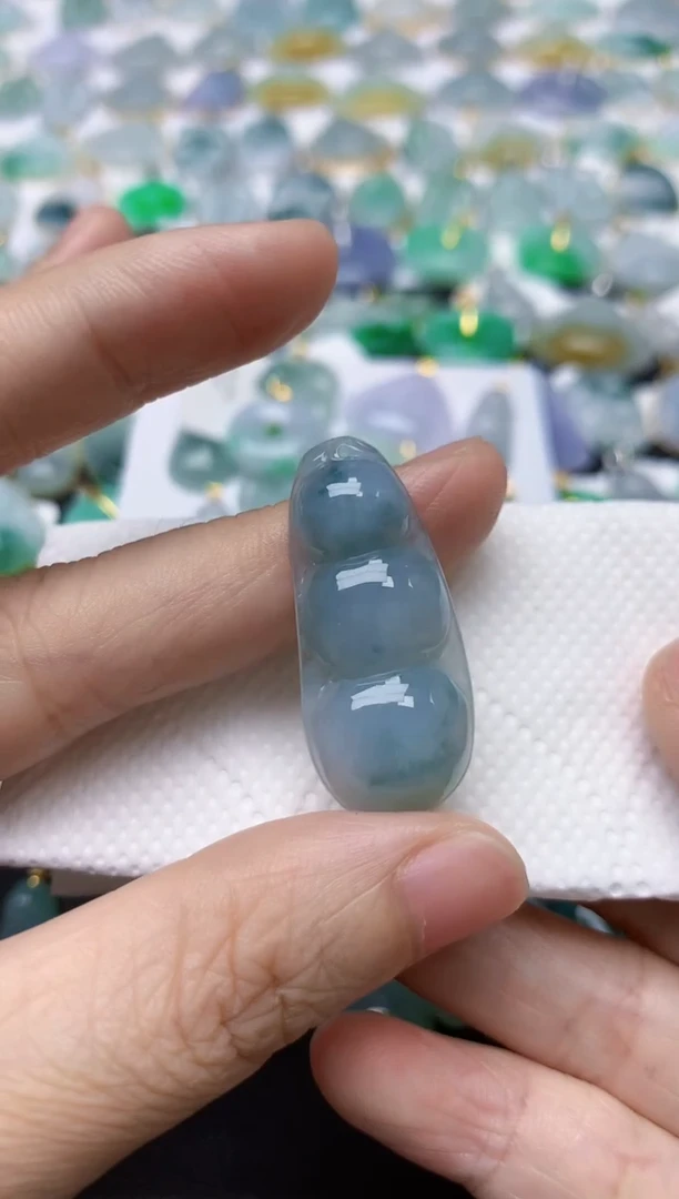 翡翠未镶嵌颈饰天然缅甸A货翡翠