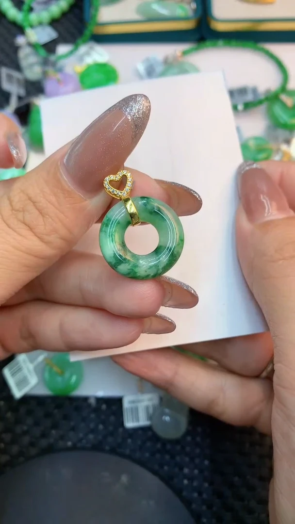 颈饰未镶嵌翡翠1