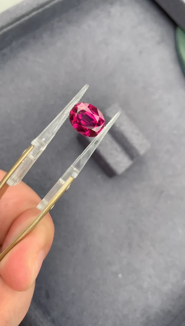 未镶嵌裸石石榴石5.6ct镁铝AC