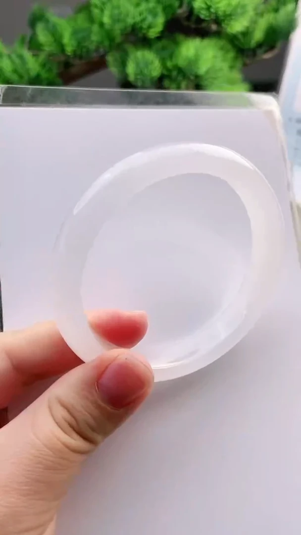 【闪购商品】石英质玉手镯未镶嵌58