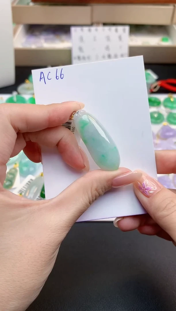 颈饰18K金镶嵌翡翠天然缅甸A货翡翠