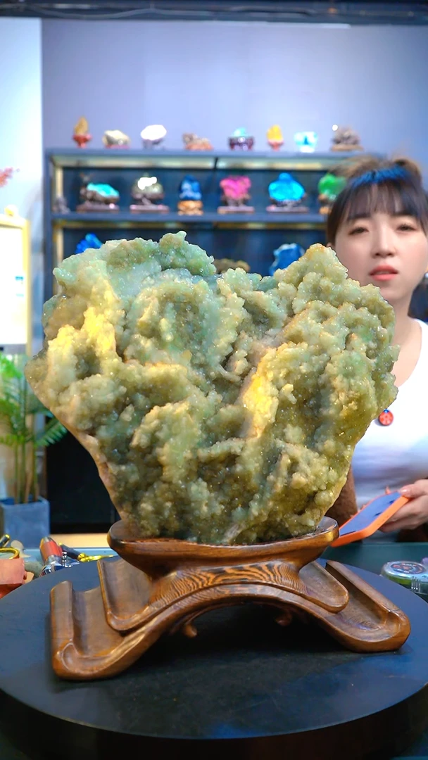 石材U****蚁颜色漂亮，造型奇特