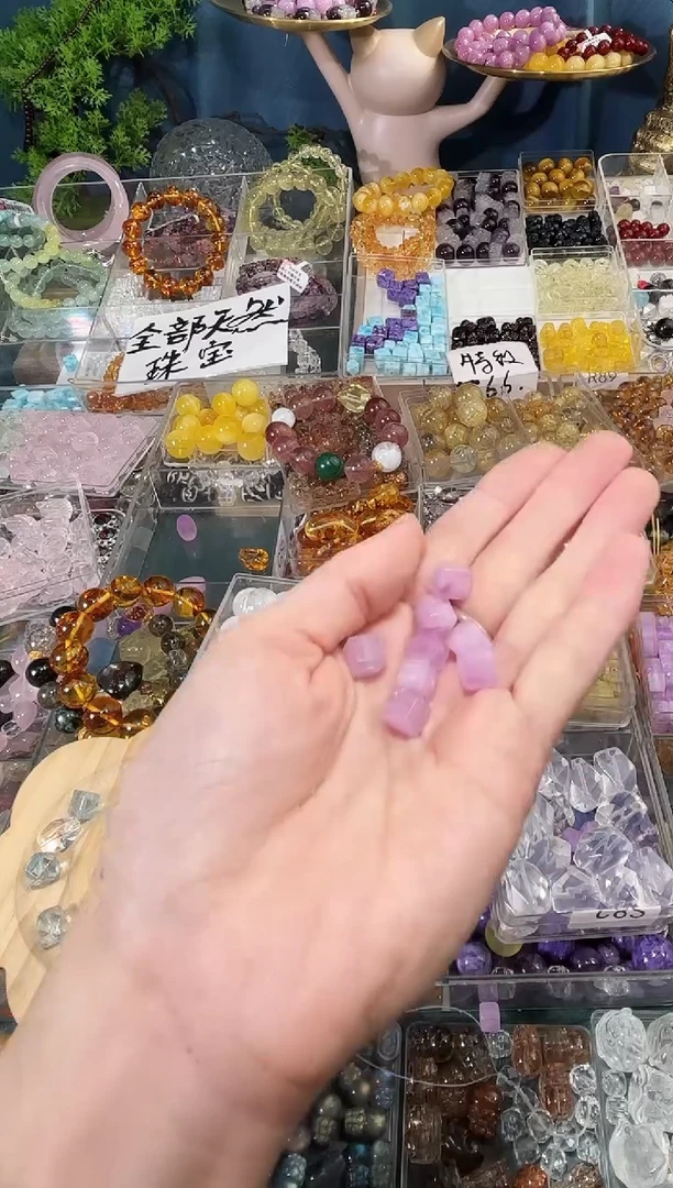 水晶手串未镶嵌紫锂辉大方糖一颗约卡8