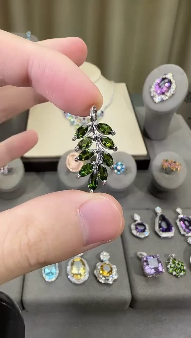 银S925镶嵌透辉石吊坠3*4mm吊坠