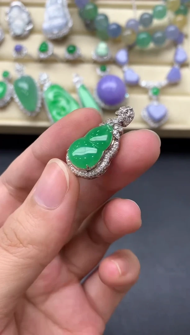 翡翠18K金镶嵌颈饰313-中国好珍宝