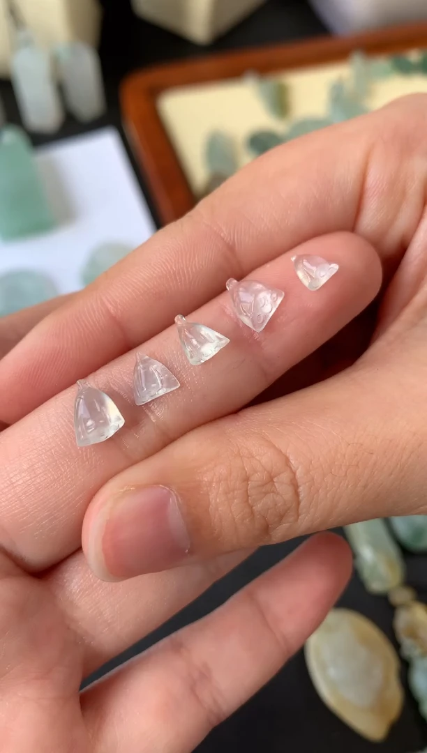 【闪购商品】定制翡翠未镶嵌翡翠