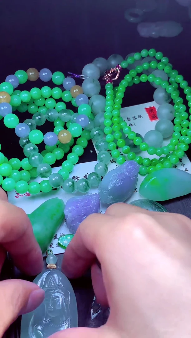 未镶嵌定制翡翠柒*?翡翠毛货定制