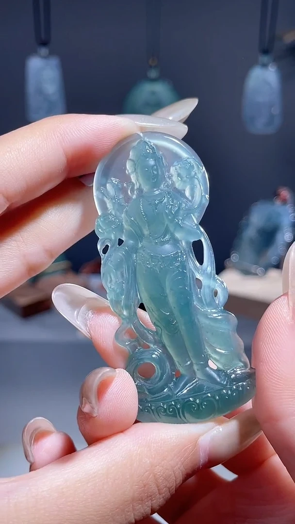 颈饰未镶嵌翡翠站观音