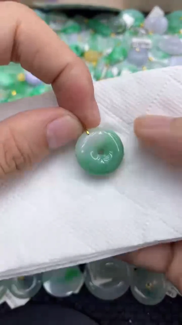 颈饰未镶嵌翡翠天然缅甸A货翡翠