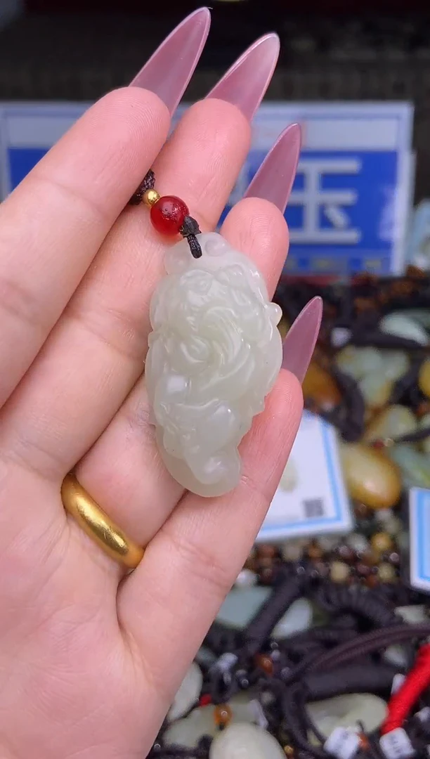 和田玉未镶嵌颈饰1
