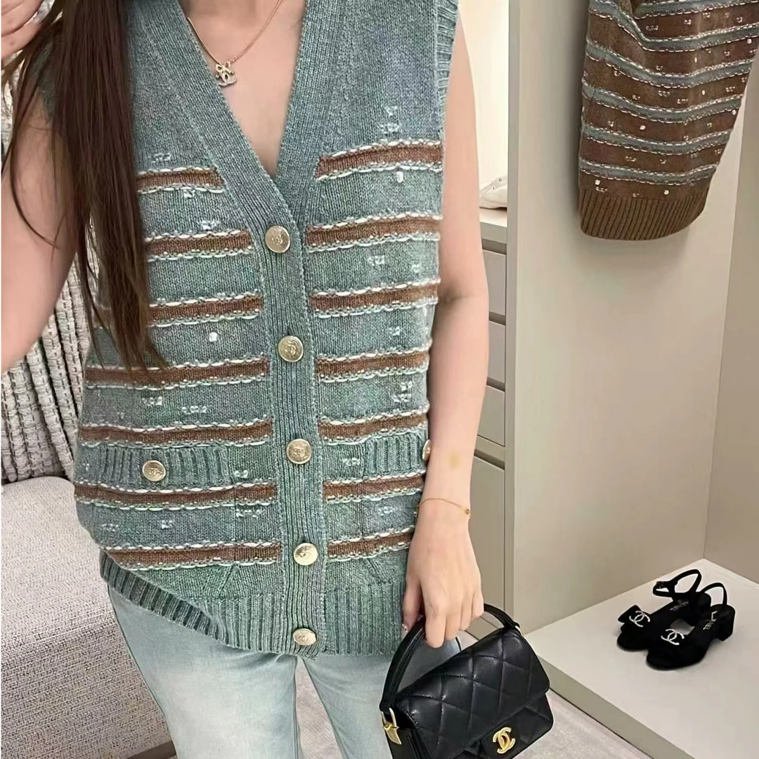 99新 Chanel/香奈儿 36码24K秋冬绿色拼棕色横条纹V领无袖马甲