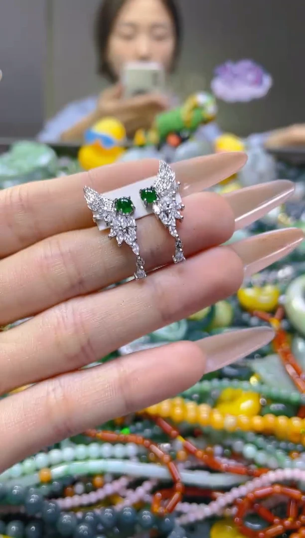 翡翠未镶嵌颈饰/J/翡翠A货，一件也是批发价