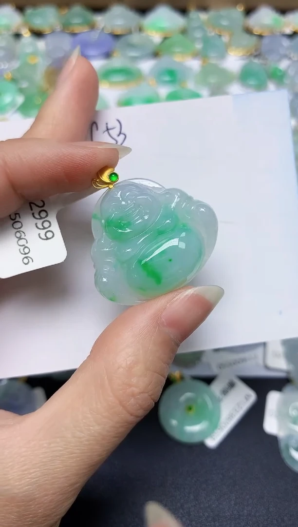翡翠18K金镶嵌颈饰 天然翡翠A货