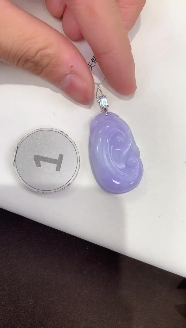 颈饰18K金镶嵌翡翠天然缅甸A货翡翠