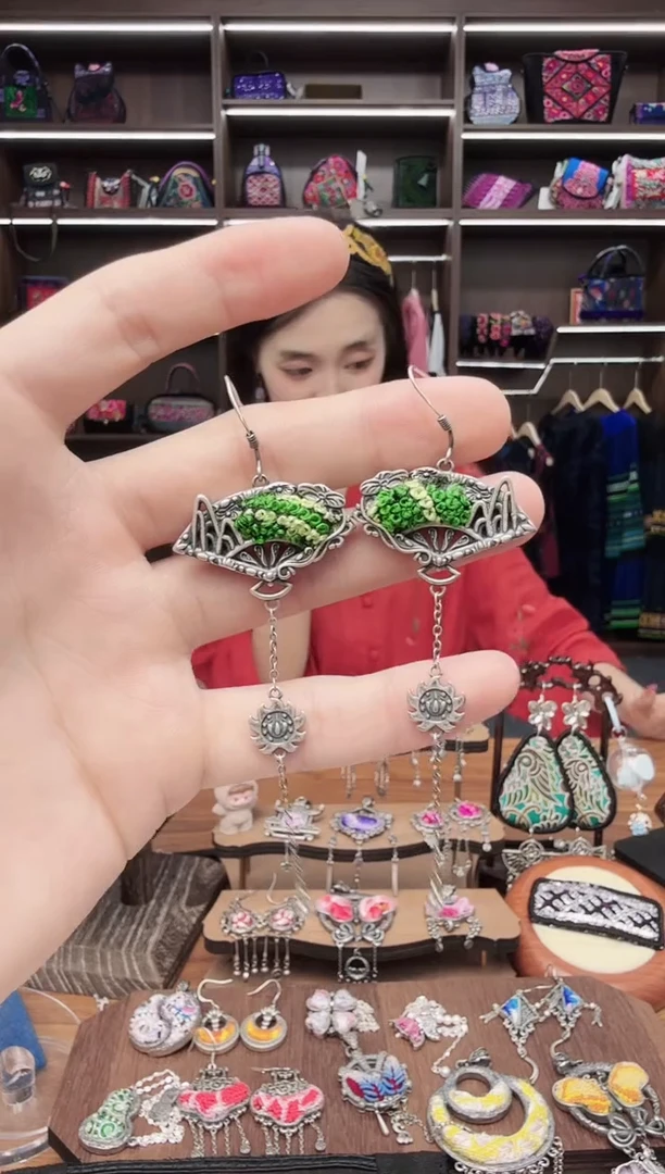 织绣60蒙阿苏苗绣传承旗舰店