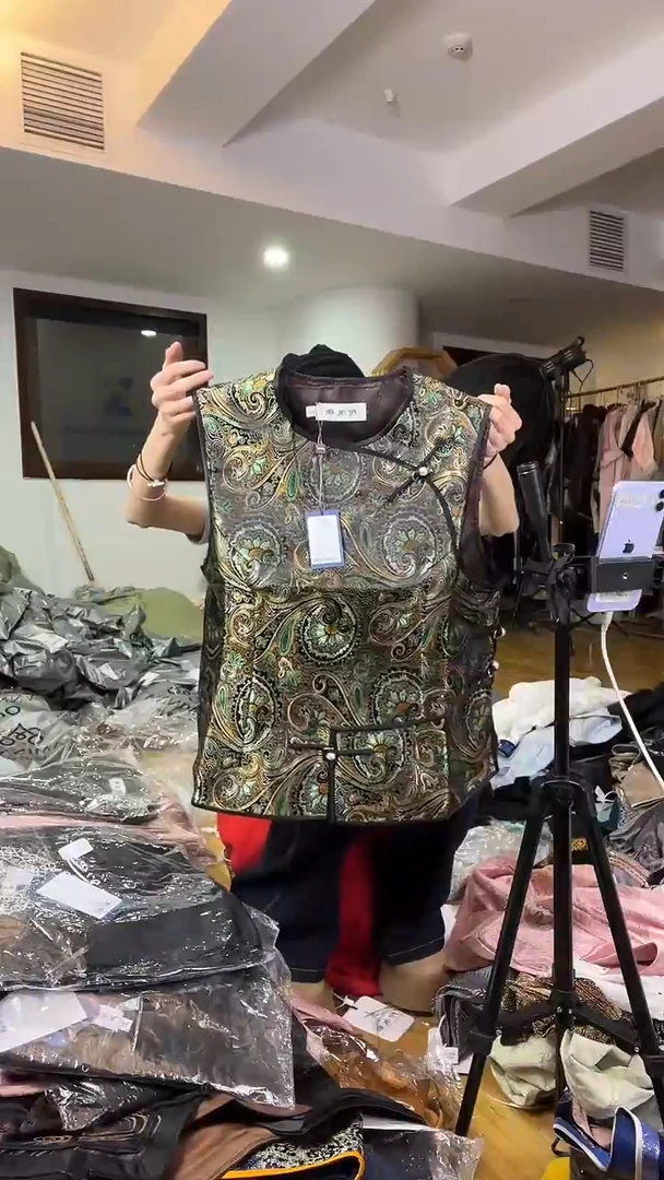 马甲       2XL码    130-140斤（福利）