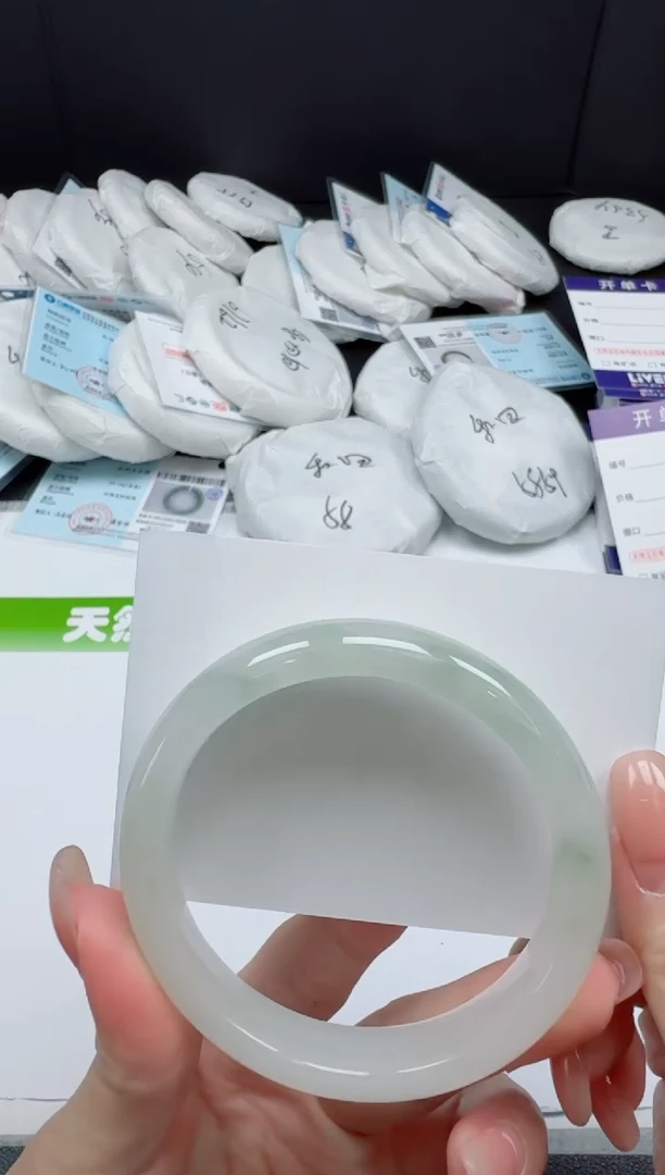 未镶嵌手镯石英质玉062-58