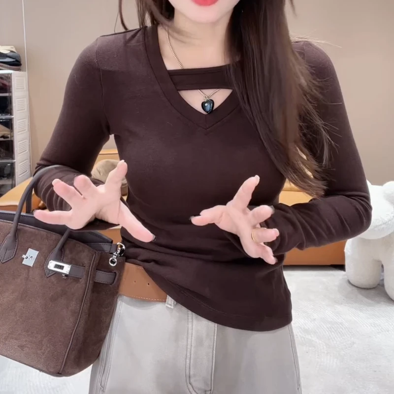 【冷空气】冬季磨毛V领高级感镂空百搭打底T恤LK2508187