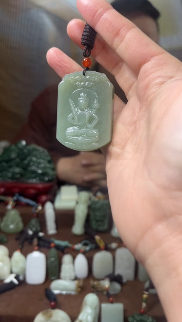 颈饰未镶嵌和田玉·