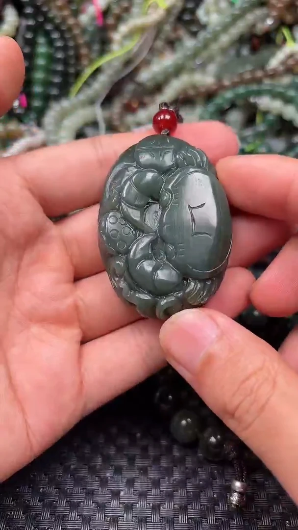 和田玉未镶嵌颈饰1